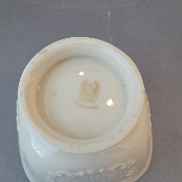 Lenox small bowl candy dish with gold 4.5x4x3 - Picture 3 of 3